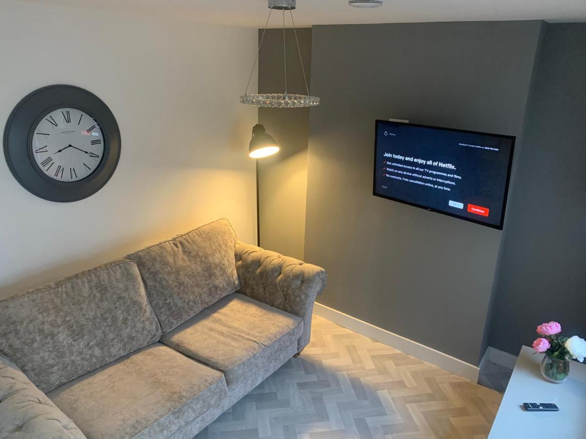 Modern 3 Bedroom Townhouse Pennyburn Eksteriør bilde
